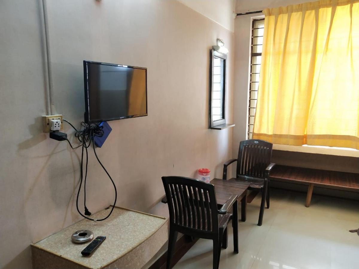 Iroomz Hoysala Residency Bellary Buitenkant foto