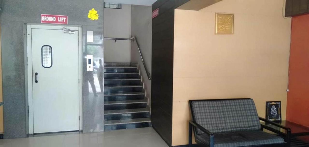 Iroomz Hoysala Residency Bellary Buitenkant foto