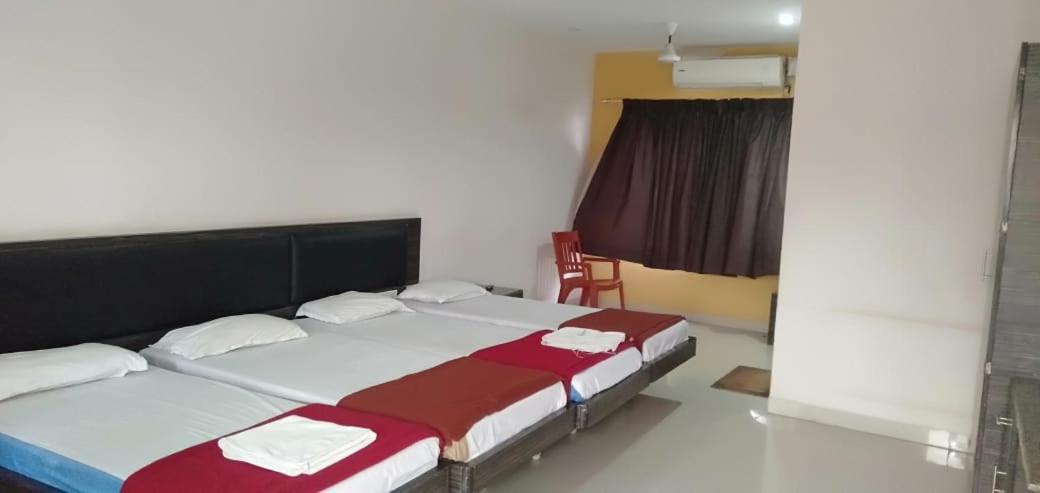 Iroomz Hoysala Residency Bellary Buitenkant foto