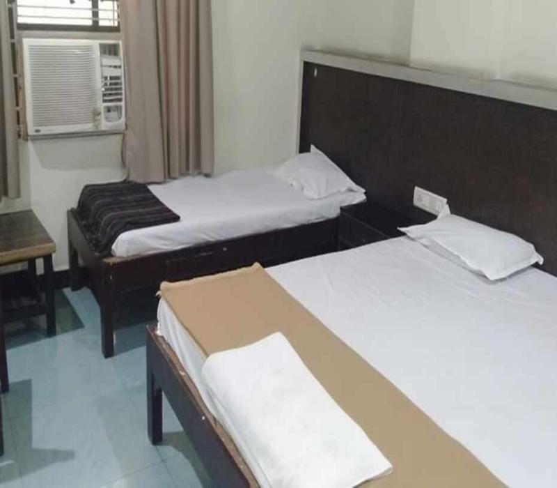 Iroomz Hoysala Residency Bellary Buitenkant foto